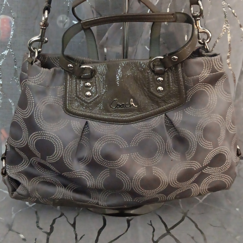 COACH GRAY OP ART WITH PATENT LEATHER